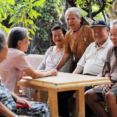 Hỗ trợ người cao tuổi